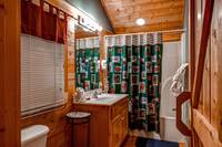 Full Bath one bedroom cabin in Pigeon Forge
